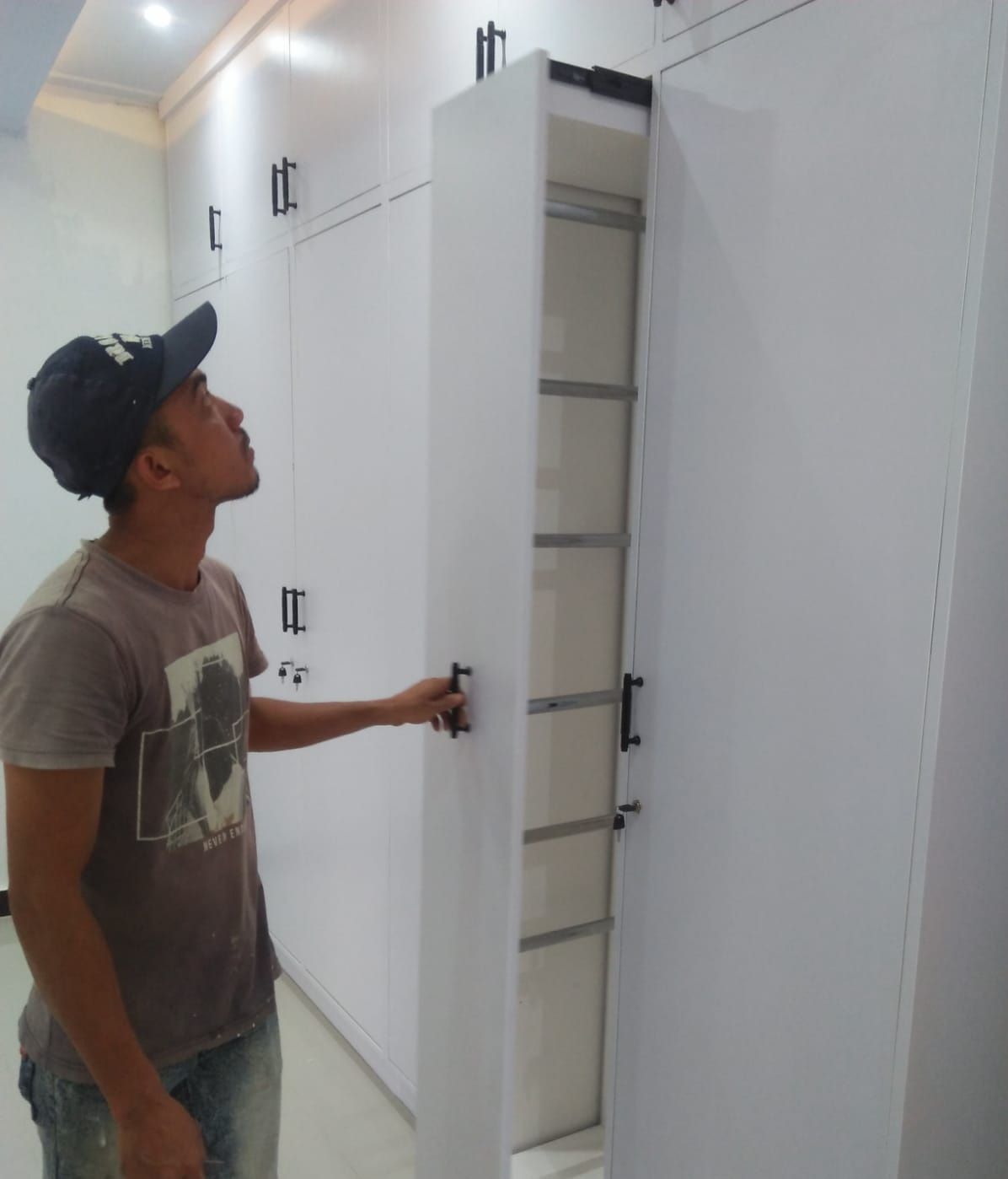 Pembuatan Lemari 4 Pintu Minimalis