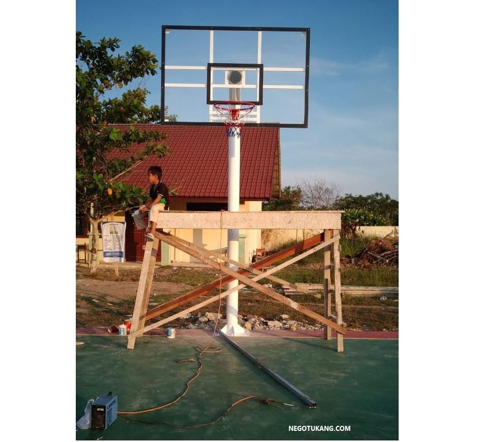 Pembuatan Tiang Basket, Dan Ring Besi - Tempat Olahraga Sekolah - Nego Tukang